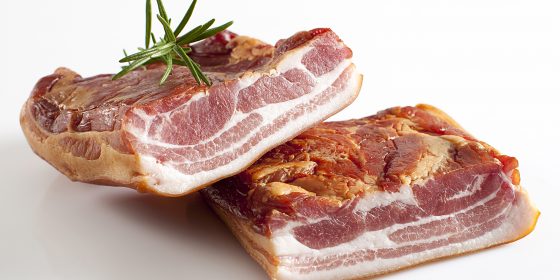 Røget bacon i skiver
